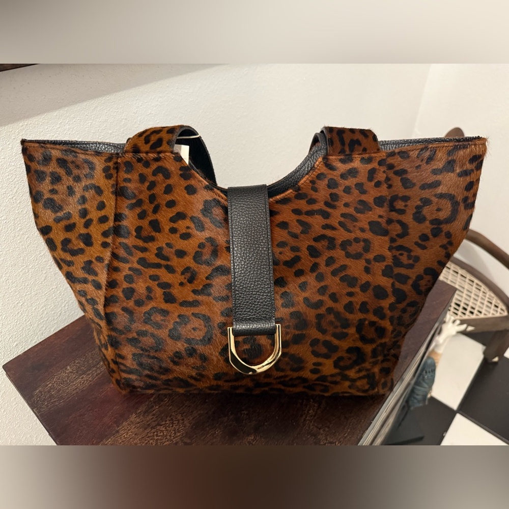 Divine Firenze all real fur Leopard Print Tote. NWT with free designer gift